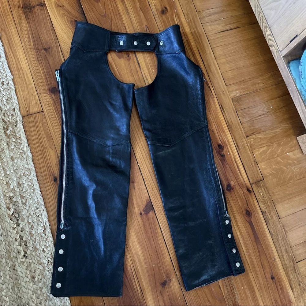 Vintage black leather Reed chaps.  Size M